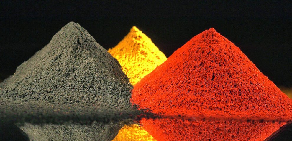 Iron oxide pigments