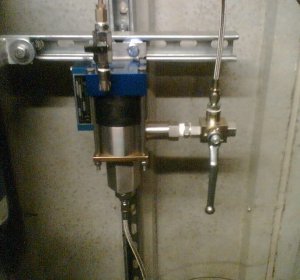 Nitrous oxide pump